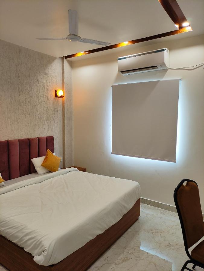 Hotel Satsang Grand バラナシ エクステリア 写真