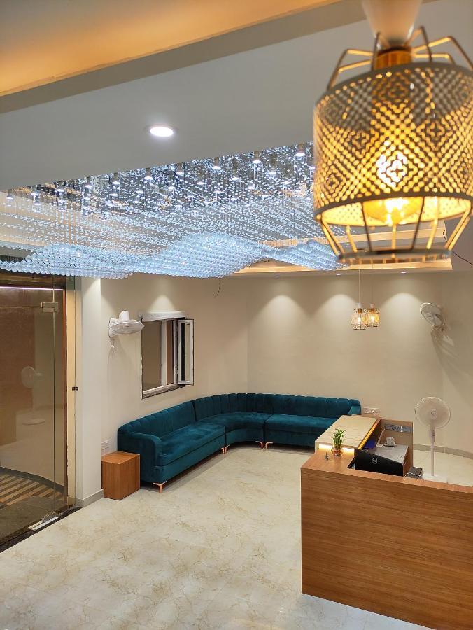Hotel Satsang Grand バラナシ エクステリア 写真