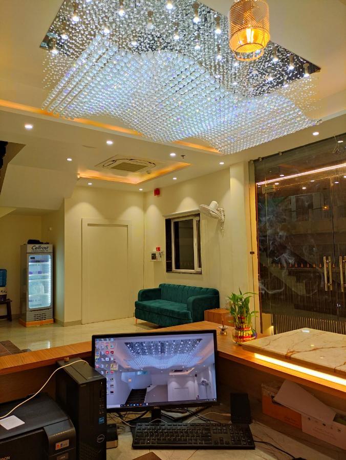 Hotel Satsang Grand バラナシ エクステリア 写真