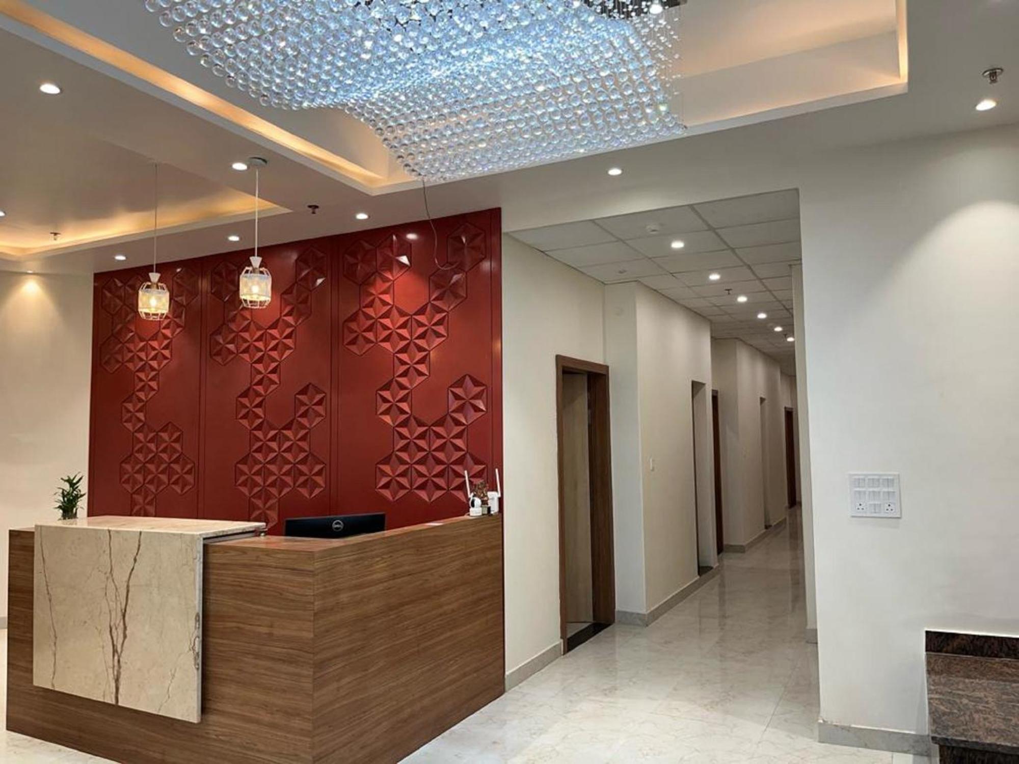 Hotel Satsang Grand バラナシ エクステリア 写真
