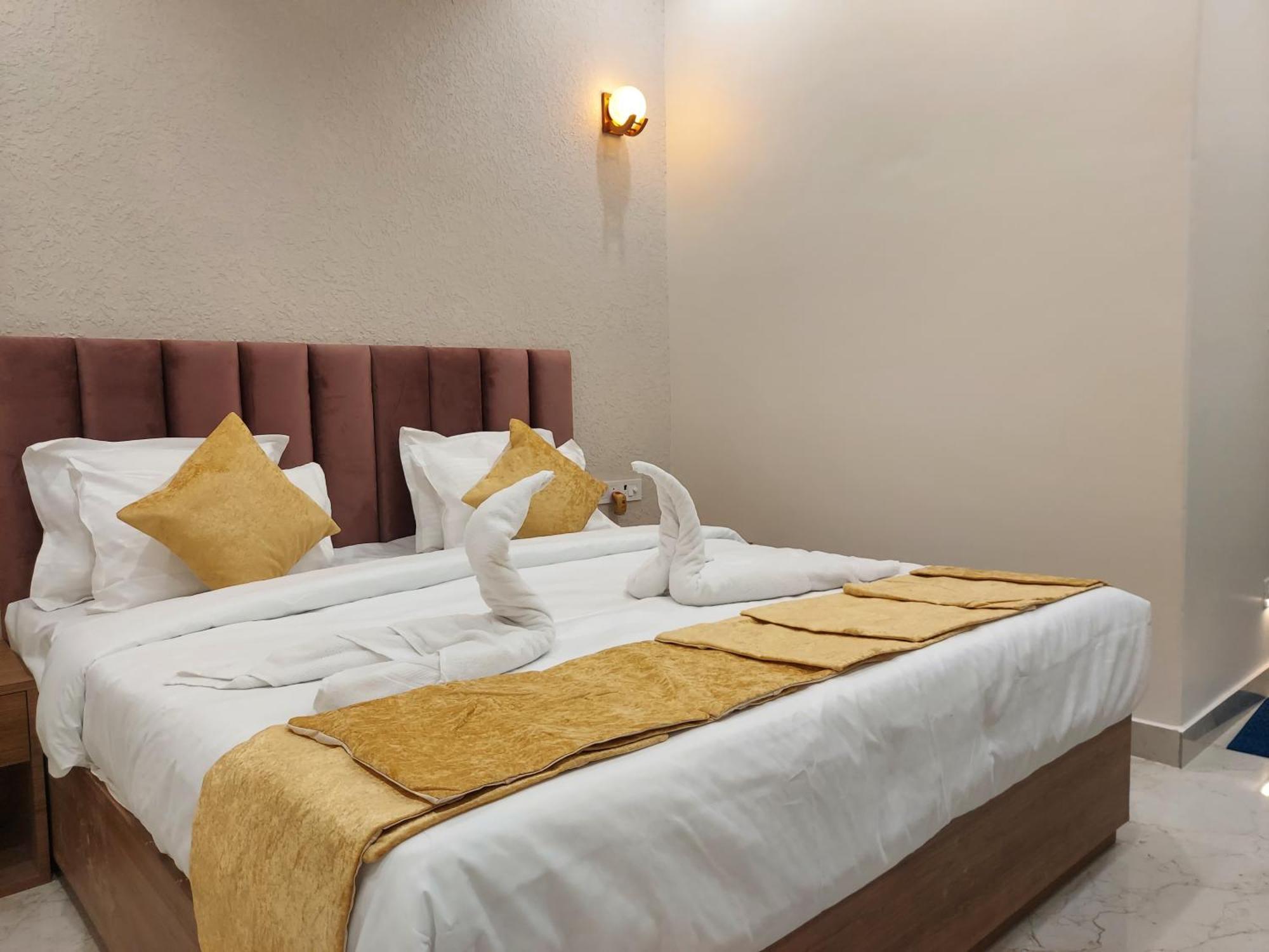 Hotel Satsang Grand バラナシ エクステリア 写真